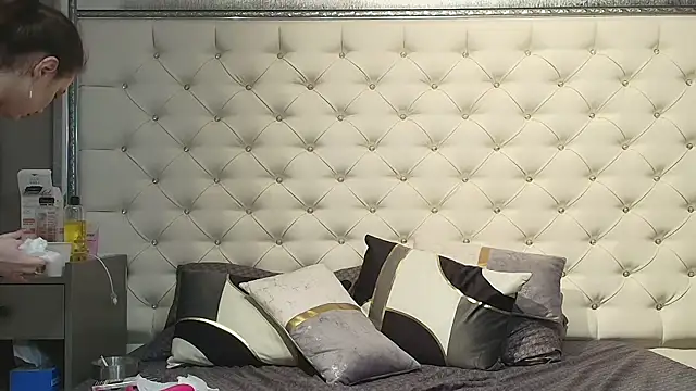 AmiellaRose live XXX chat