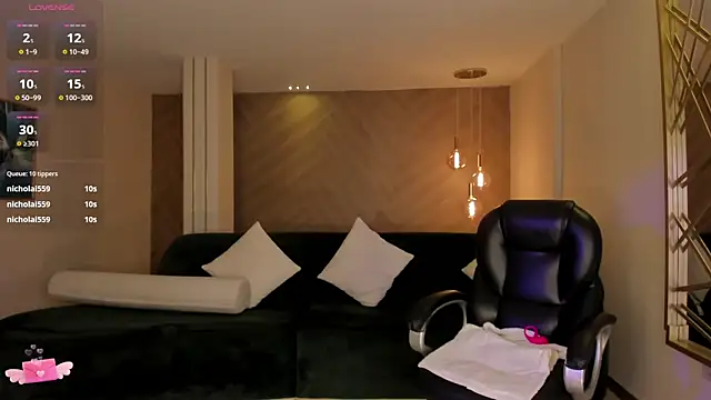 ArianaDumontのライブXXXチャット