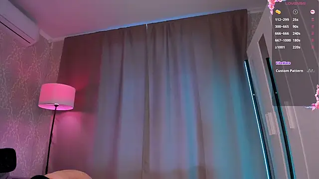 แชท XXX สดของ Juicy_Vikki