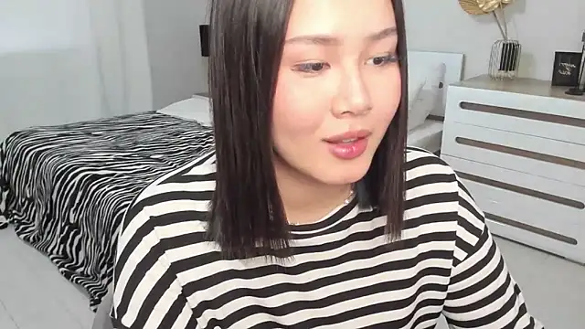 Brunette_Charm Chat XXX in diretta