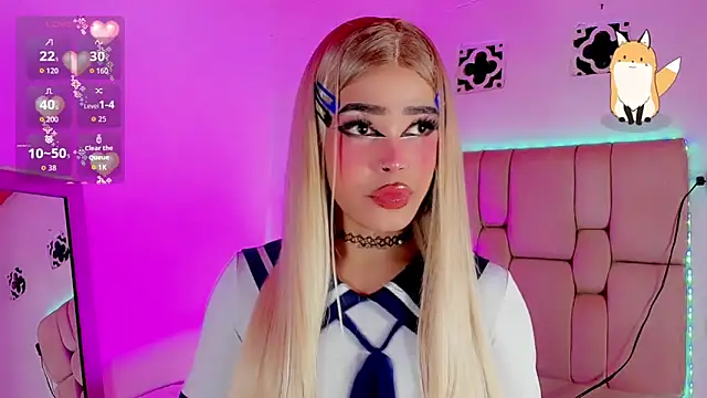 ladytslatina: διαδικτυακό σόου στην κάμερα