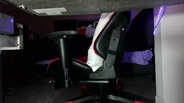 Dick_and_muscles Adlı Modelin Web Kamerası Şovu