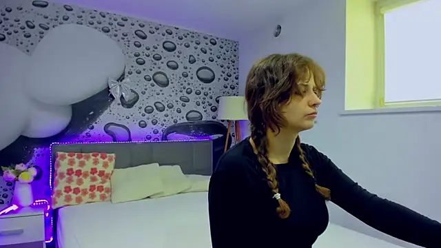 AlmaFancyn Live XXX chat