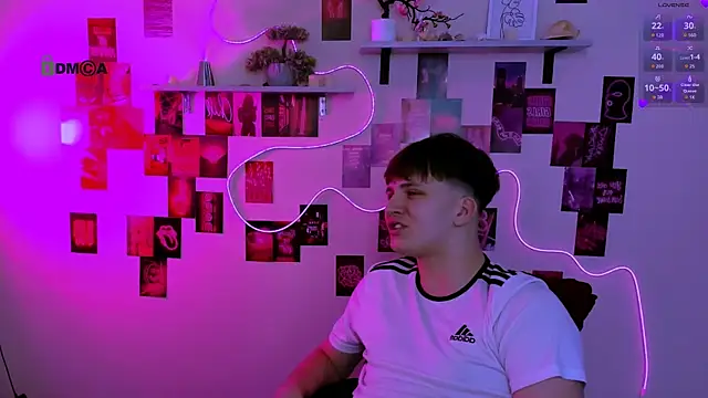 Show modela travis_wolf_ na web-kameri