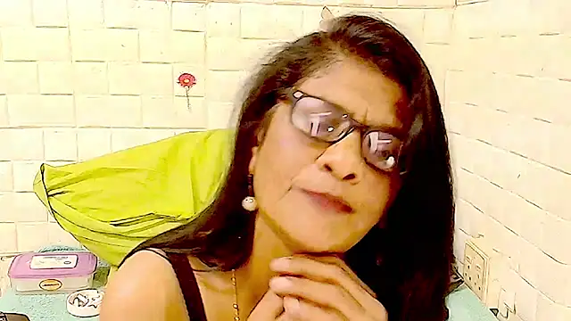 دردشة IndianAllure الجنسية المباشرة