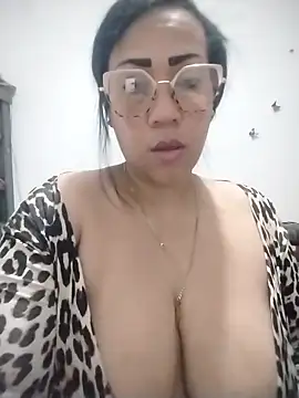 Oliviia_williams 现场XXX聊天