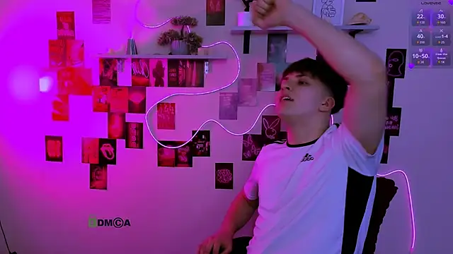 travis_wolf_ Adlı Modelin Canlı XXX Sohbeti