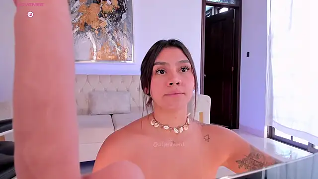 Živý XXX chat AllyJensen