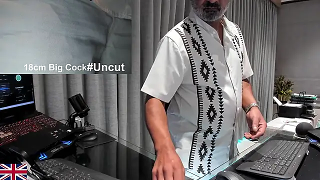 OnlineBossUK's Live XXX Chat