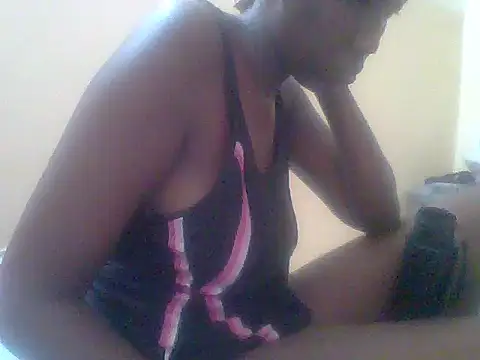 Pretty_ellahhのライブXXXチャット