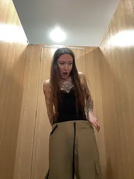 Chat XXX en directo de SaintSquirt