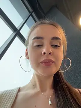 Chat +18 de KristiRich ao vivo