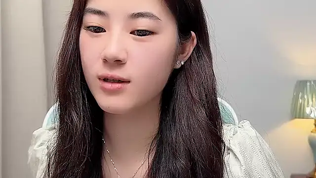 Nicole20266 即時 XXX 聊天