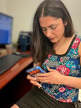 YourQueen18 Chat XXX in diretta