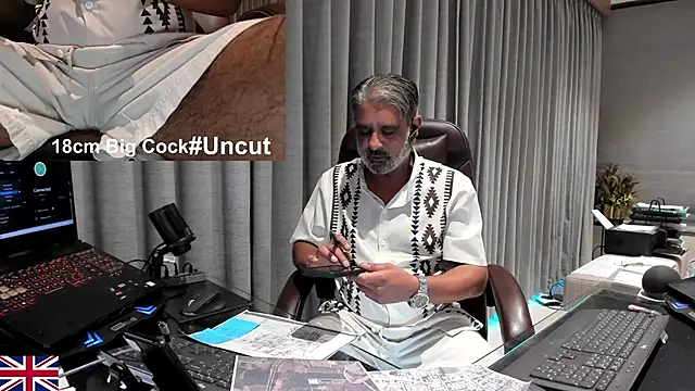 OnlineBossUK's Live XXX Chat