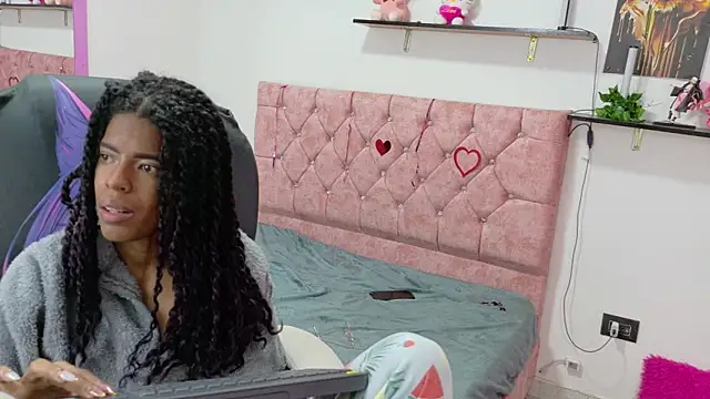 XXX chat uživo modela thianahorny