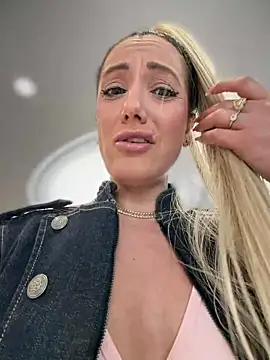 adya-aly Live XXX-chat