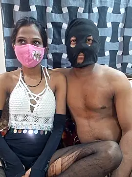 Desi_Sayli_Bhabhi 网络视讯表演