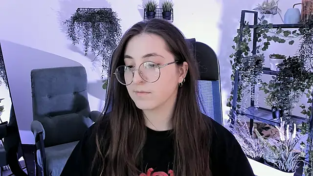 VirtuallVoyant's Live XXX Chat