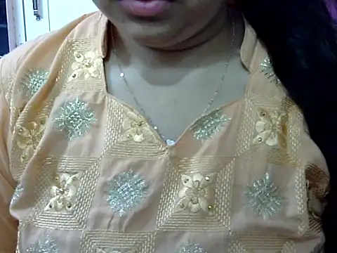 Cute_Aliyaa Chat XXX in diretta