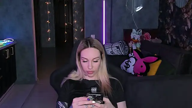 Blckmirrorr's Live XXX Chat