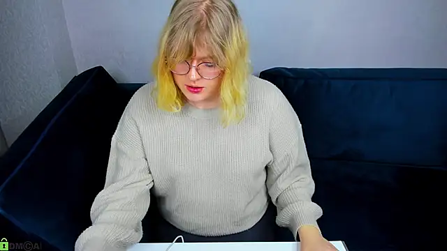 luna_c0ra Adlı Modelin Canlı XXX Sohbeti