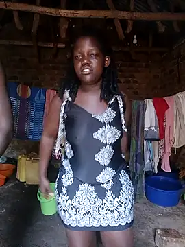 holygrail001: διαδικτυακό σόου στην κάμερα