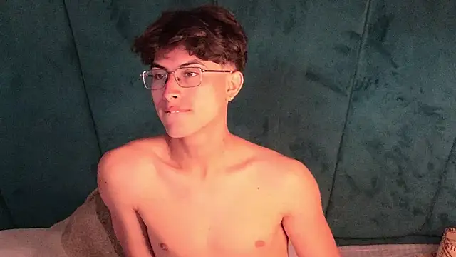 Pokazy przed kamerką – Aaron_Eze