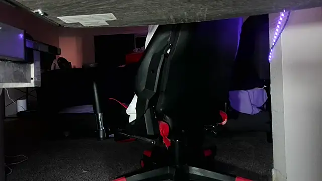 Dick_and_muscles Pertunjukan Webcam