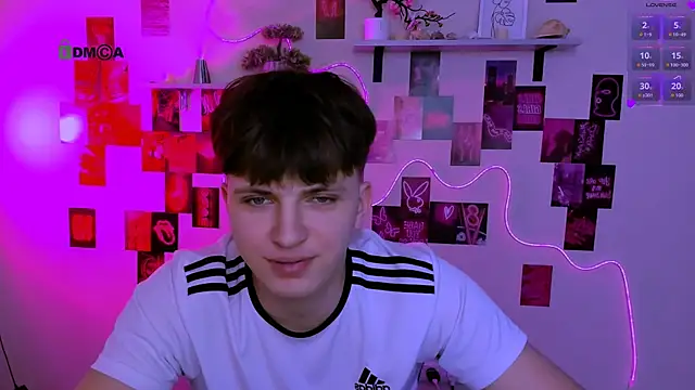 travis_wolf_ Live XXX-chat