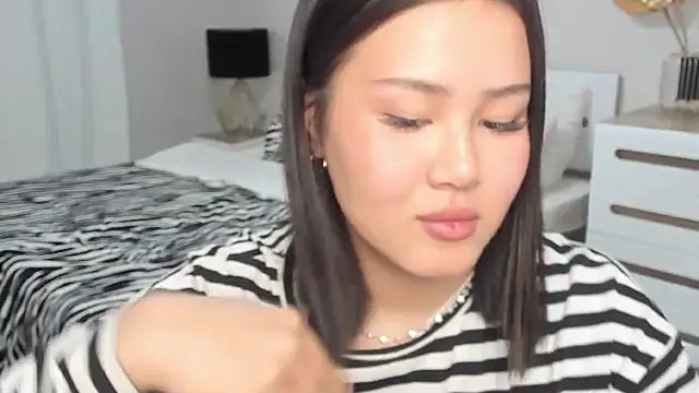 Czat XXX na żywo – Brunette_Charm