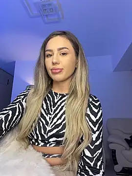 BarbieDoll13 live XXX chat