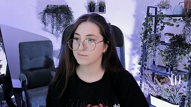 VirtuallVoyant's Live XXX Chat