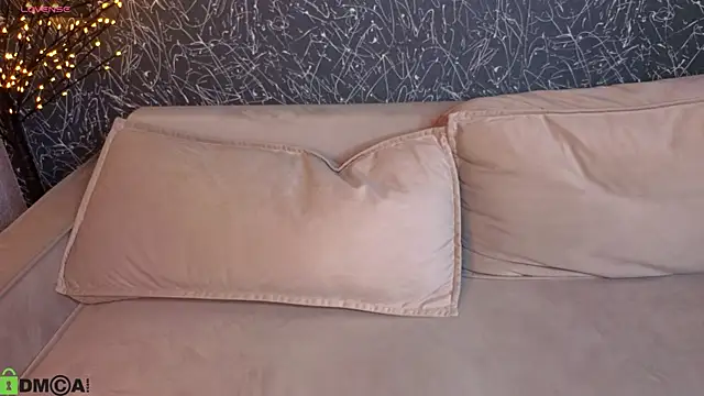 دردشة Crystal-Lace الجنسية المباشرة