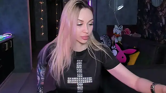 Blckmirrorr: онлайн-секс-чат