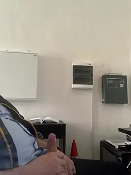 Mike8523 在線直播表演