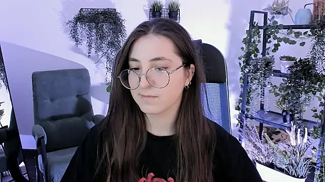 VirtuallVoyant's Live XXX Chat