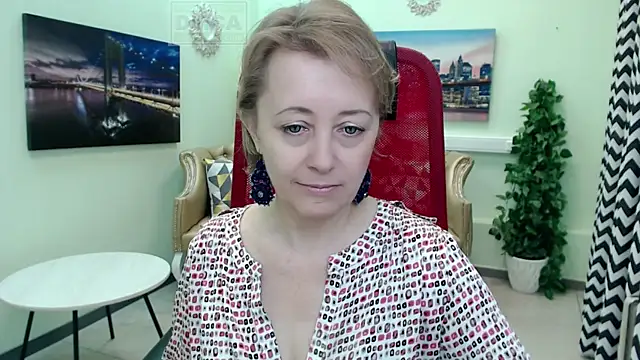 MONA_W: απευθείας συνομιλία ΧΧΧ