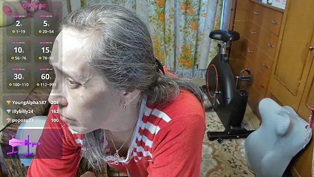 Olgusha: διαδικτυακό σόου στην κάμερα