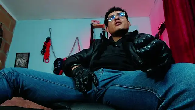 dom2travelersss Adlı Modelin Web Kamerası Şovu