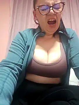 KristenVega Adlı Modelin Canlı XXX Sohbeti