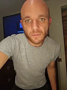 FrankieFuckMe 现场XXX聊天