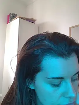 houseofnova Adlı Modelin Canlı XXX Sohbeti