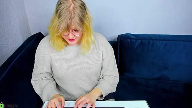 Онлайн чат XXX luna_c0ra