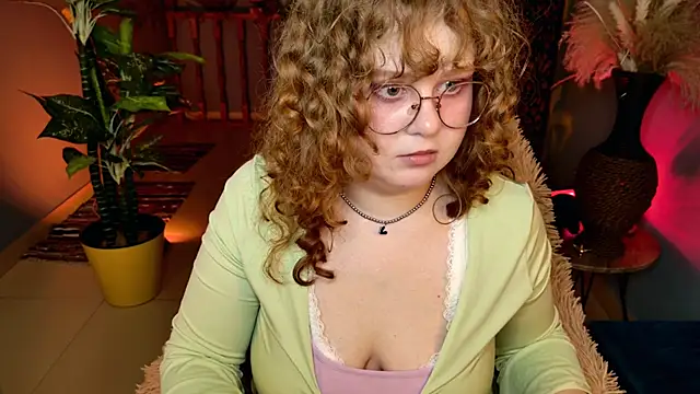 Онлайн чат XXX SaraSweetness