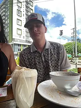 two_milkyway élő XXX-chatje