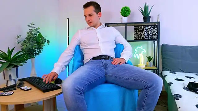 Jimmy_Doss 即時 XXX 聊天