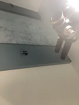 DorianJeday: διαδικτυακό σόου στην κάμερα