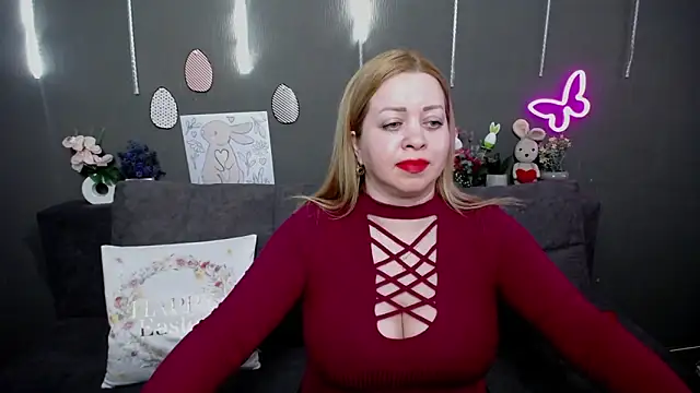 Chat +18 de OliviaVerr ao vivo