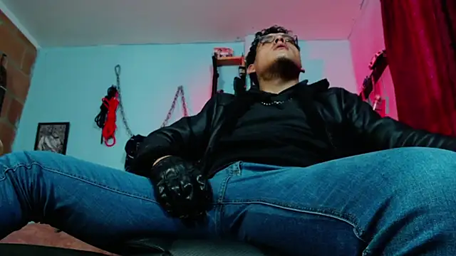 dom2travelersss 网络视讯表演